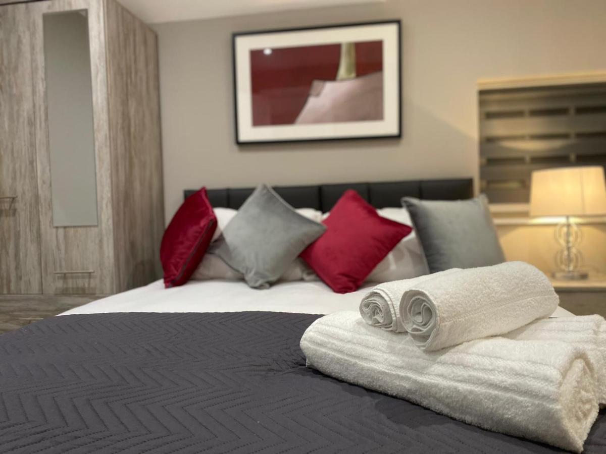 Amazing Central High Street Self Contained Apartments By Syl Watford  Exteriér fotografie
