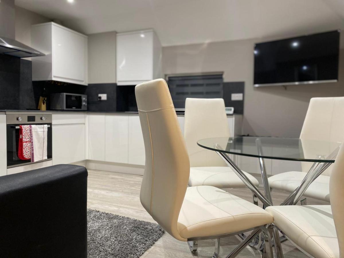 Amazing Central High Street Self Contained Apartments By Syl Watford  Exteriér fotografie