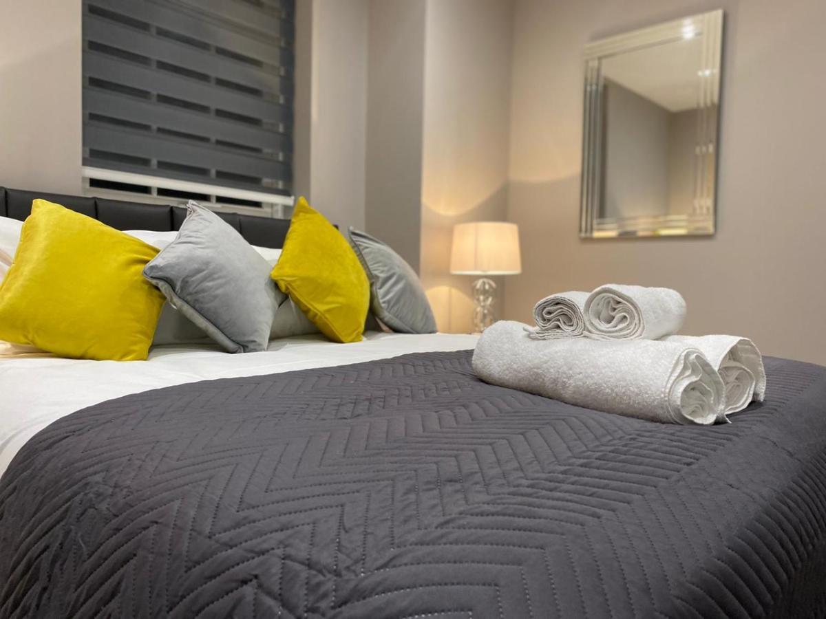 Amazing Central High Street Self Contained Apartments By Syl Watford  Exteriér fotografie